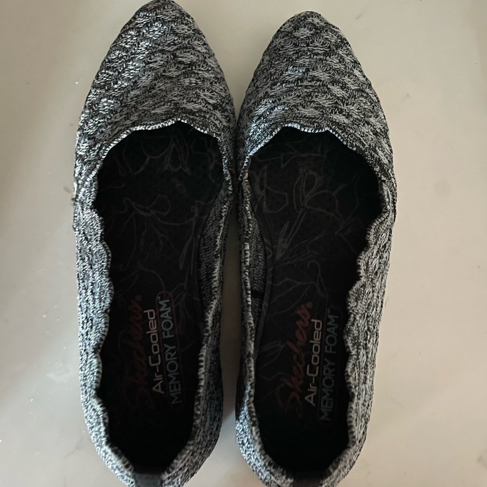 Skecher flats